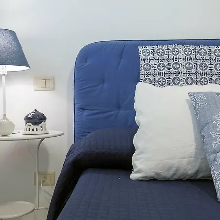 Dei Limoni Con Terrazza E Discesa A Mare *