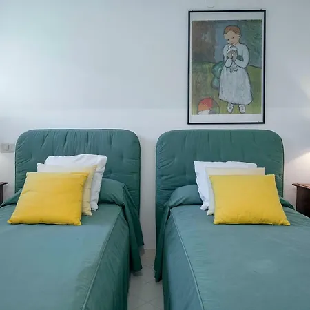 Tatil Evi Dei Limoni Con Terrazza E Discesa A Mare *