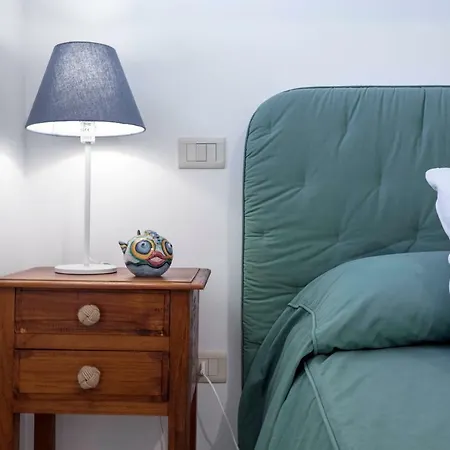 Dei Limoni Con Terrazza E Discesa A Mare Tatil Evi