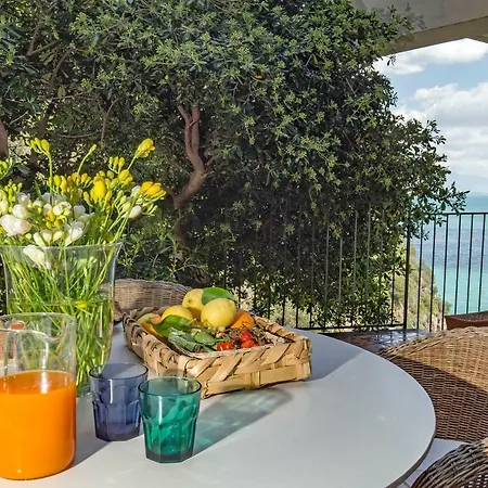 Dei Limoni Con Terrazza E Discesa A Mare * Эркье