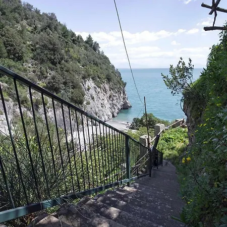 Dei Limoni Con Terrazza E Discesa A Mare Tatil Evi Erchie (Campania)